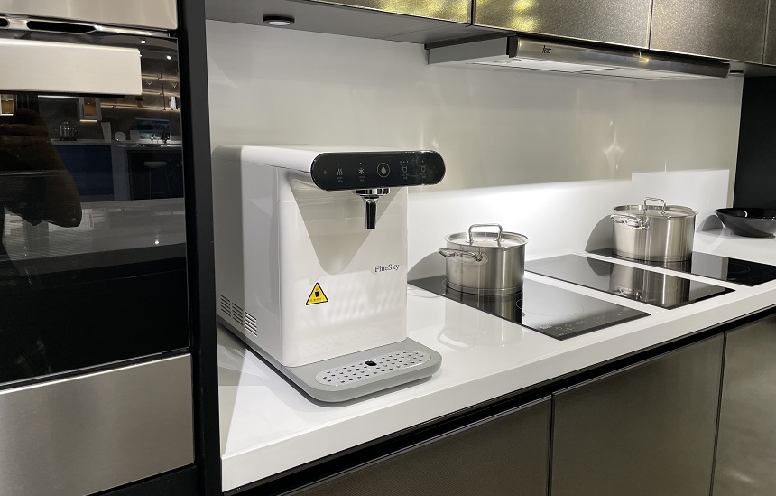 夏日燥熱，德國(guó)法茲冰熱直飲水機(jī)助您開(kāi)啟清涼暢飲之旅