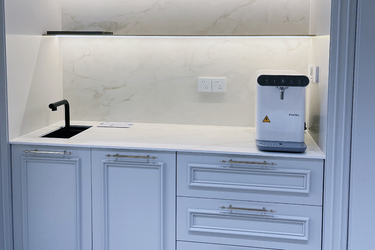 上海徐匯區(qū)高檔公寓客戶(hù)-安裝反滲透凈水器與直飲機(jī)(圖2) 微信圖片_202507160835262.jpg